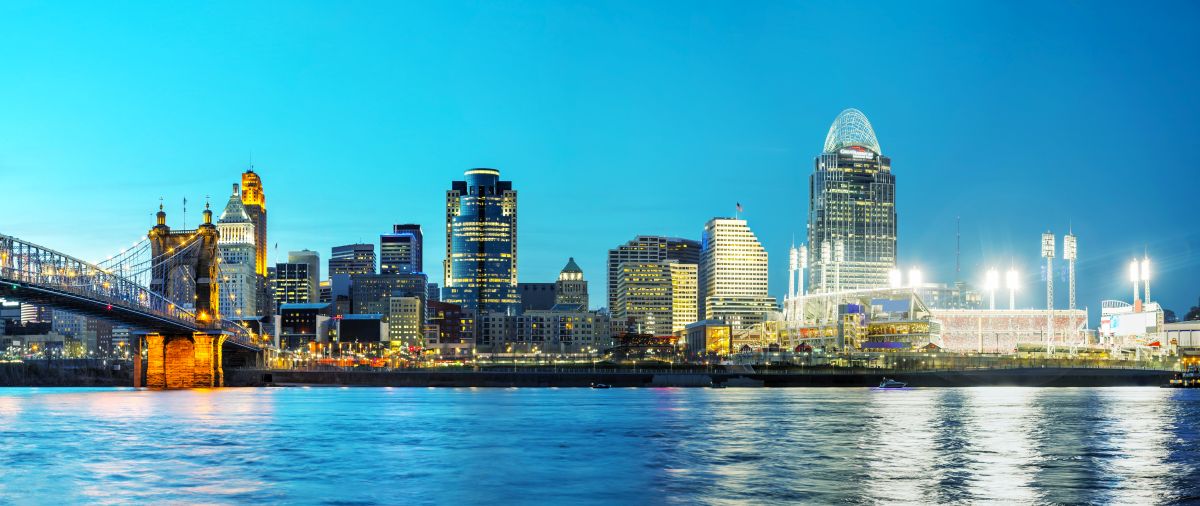 Cincinnati skyline at night